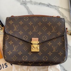 Louis Vuitton Pochette Métis